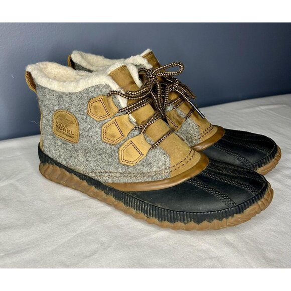 Sorel Out N About Boots Womens 8.5 Gray Tan Waterproof Duck Boot Faux Fur Sherpa - Picture 15 of 16